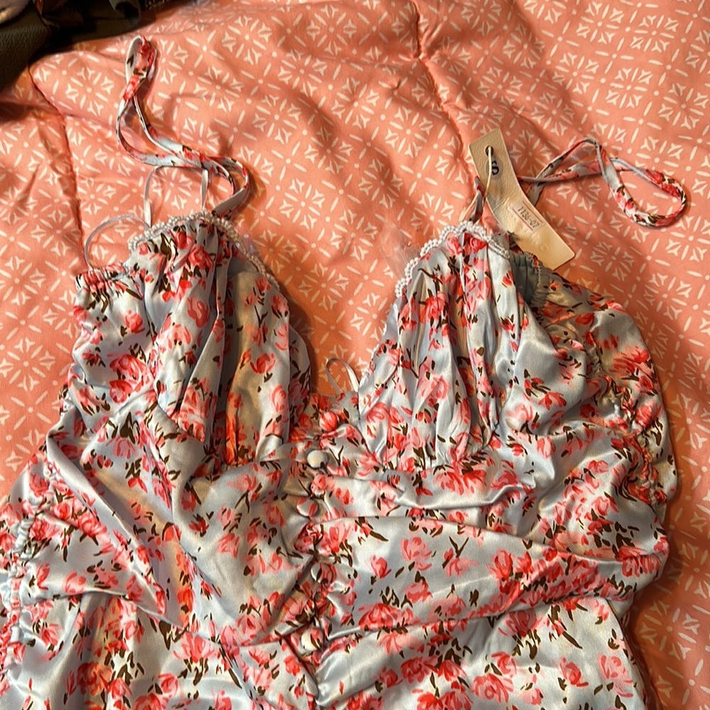 Dress - Picture 2 of 3